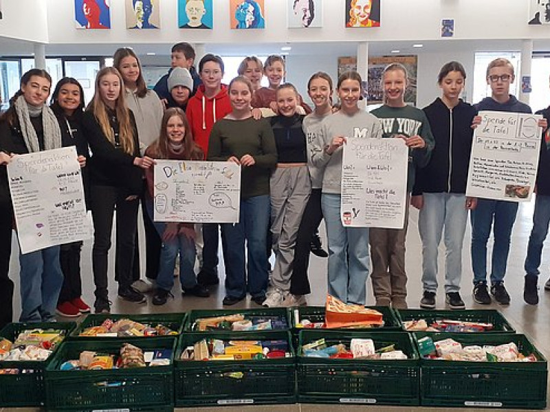 Spendenaktion des Religionskurses Jahrgang 7 an die Hann&ouml;versche Tafel